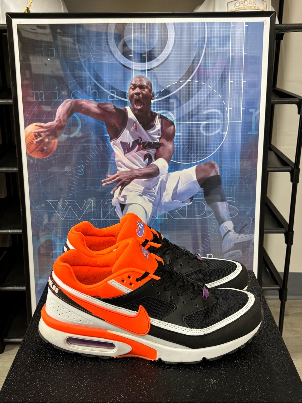 Size 11- Men’s Nike Air Max BW QS City Pack Los Angeles Black Orange DM6444-001